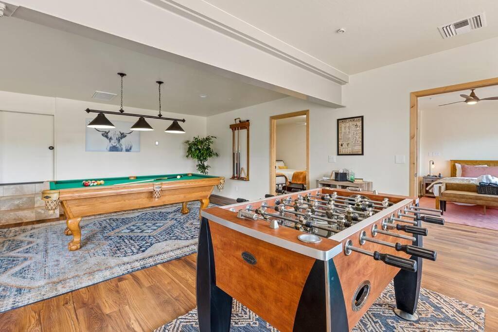 Close To Fresh Creek! Sleeps 12 ~ Amazing Views W/Serene Open Space ~ Hot Tub + Game Room ~ Trails Outside Седона Экстерьер фото